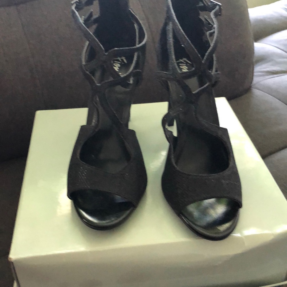 Brand new beautiful black heels